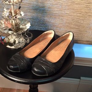 Softspots Black Leather. Size 9, fit like 8.5.